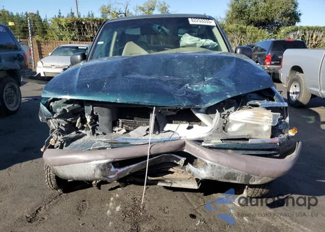 1997 Ford Explorer z USA, uszkodzony, nr VIN 1FMDU34E4VUB04211